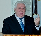 Выступает председатель Тюменского облсовпрофа Кивацкий Михаил Николаевич
