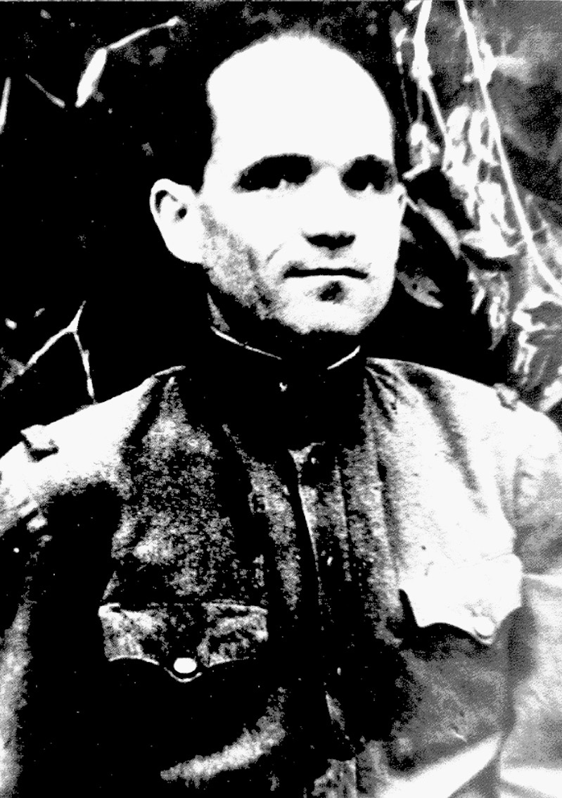 Младший лейтенант Новиченко.