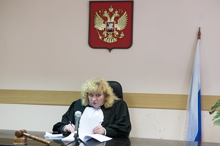Судья Оксана Хамицевич, поместившая в СИЗО блогера Руслана Соколовского