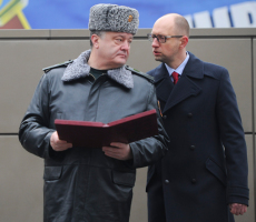 Порошенко и Яценюк избегают открытых столкновений с боевиками "Правого сектора". Фото: REUTERS